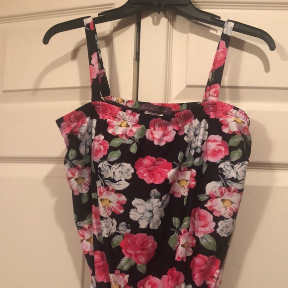 Gloria Vanderbilt size 14 Floral Swim Top. Removable/Adjustable Straps - Picture 2 of 5